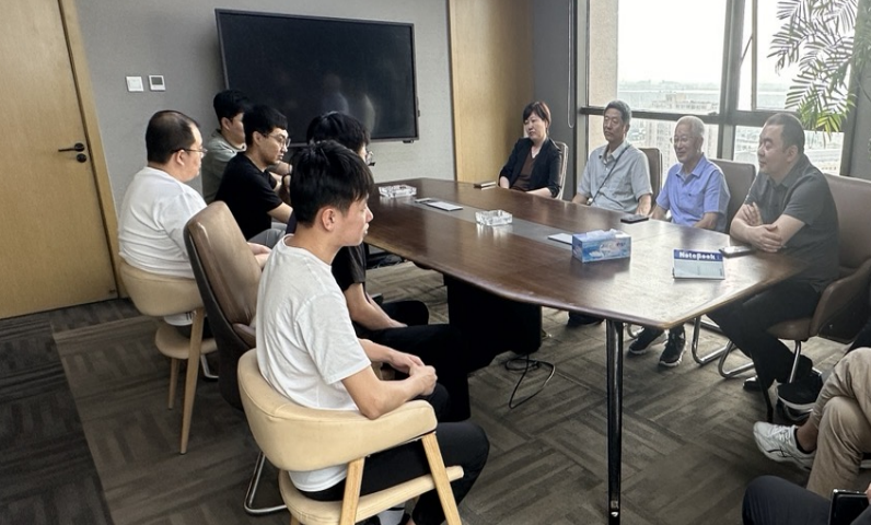 河北科技学院本科教育教学审核评估- 校内预评估专家组考察计算机学院实习就业基地 第 3 张