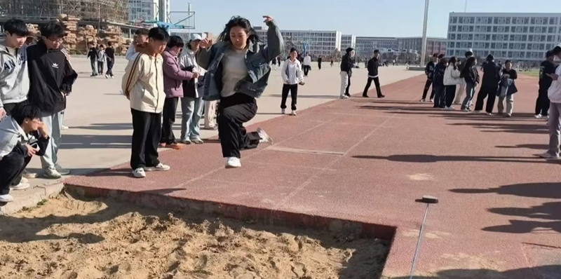 计算机学院-热血奔腾 青春赛场 第 2 张