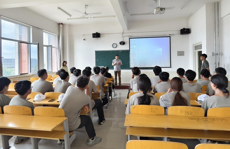 国际合作处与计算机学院联合组织召开计算机应用技术中外合作办学专业介绍会 第 3 张