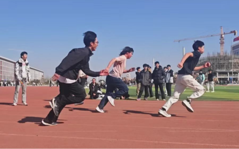 计算机学院-热血奔腾 青春赛场 第 1 张