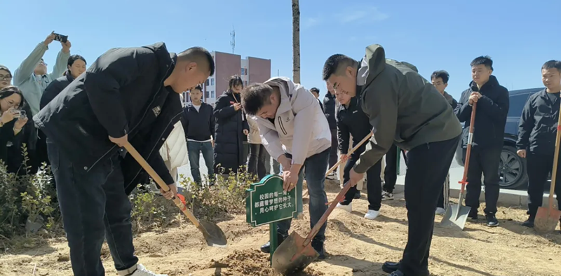 计算机学院成功举办“植”此青绿，共“树”春晖植树节活动 第 2 张