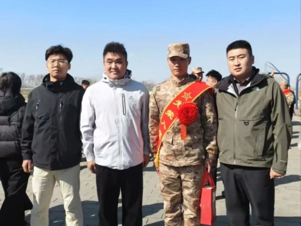 热血铸军魂 青春献国防——河北科技学院欢送2025年上半年光荣应征入伍学生 第 16 张