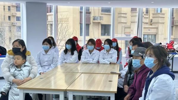 雷锋精神心中记 社区服务践于行 || 河北科技学院青年志愿者协会深入社区开展志愿服务活动 第 5 张