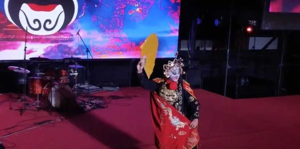 131313.jpg 河北科技学院举办“畅游曹妃甸 文旅新体验”非遗文化进校园文艺晚会 第 13 张