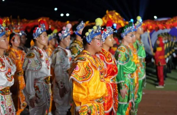 体育强国扬斗争 凝心聚力谱新篇 || 河北科技学院第三十六届体育文化节暨2025年春季运动会顺利开幕 第 11 张