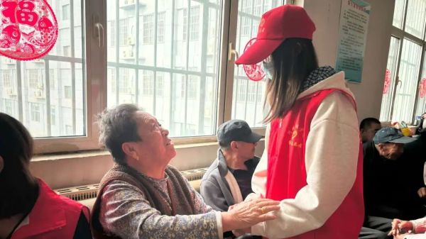 爱心汇聚养老院，真情传递助暮年||河北科技学院青年志愿者协会走进华建京东养老院开展志愿服务活动 第 5 张