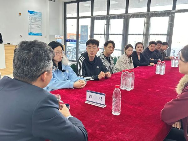 河北科技学院举办2025年3月份“我与校长面对面”一站式”学生社区座谈会 第 3 张