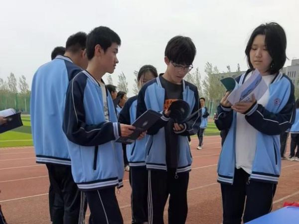 面对面指导，升学零距离 -河北科技学院招生办组织人员赴省内高职生源学校参加咨询会 第 10 张