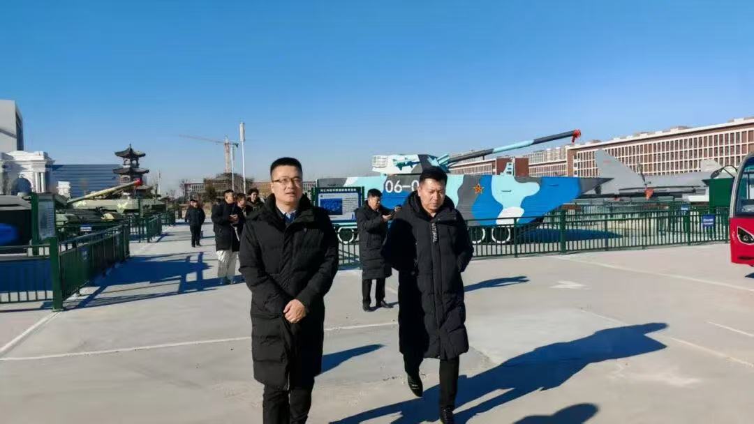 重磅：军事模型入校园！ 河北科技学院爱国主义教育研学基地、共建汽车主题公园研学基地揭牌 第 12 张