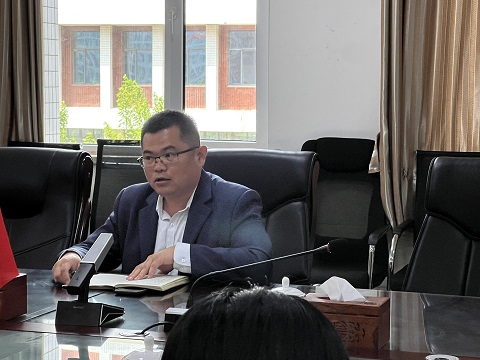 教育学院召开期中教学检查教师座谈会